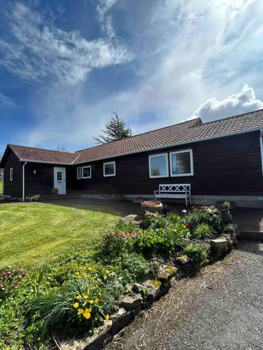 Wooden Cottage With Lake View Enniskillen Ngoại thất bức ảnh